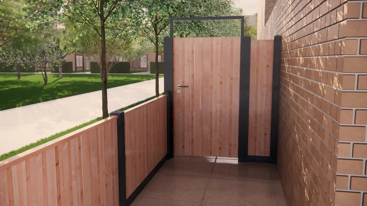 3D-ontwerp van een lichte houten schutting met verticale planken tussen antracietkleurige stalen palen, met een poort in dezelfde uitvoering in een stalen kozijn tegen een bakstenen muur