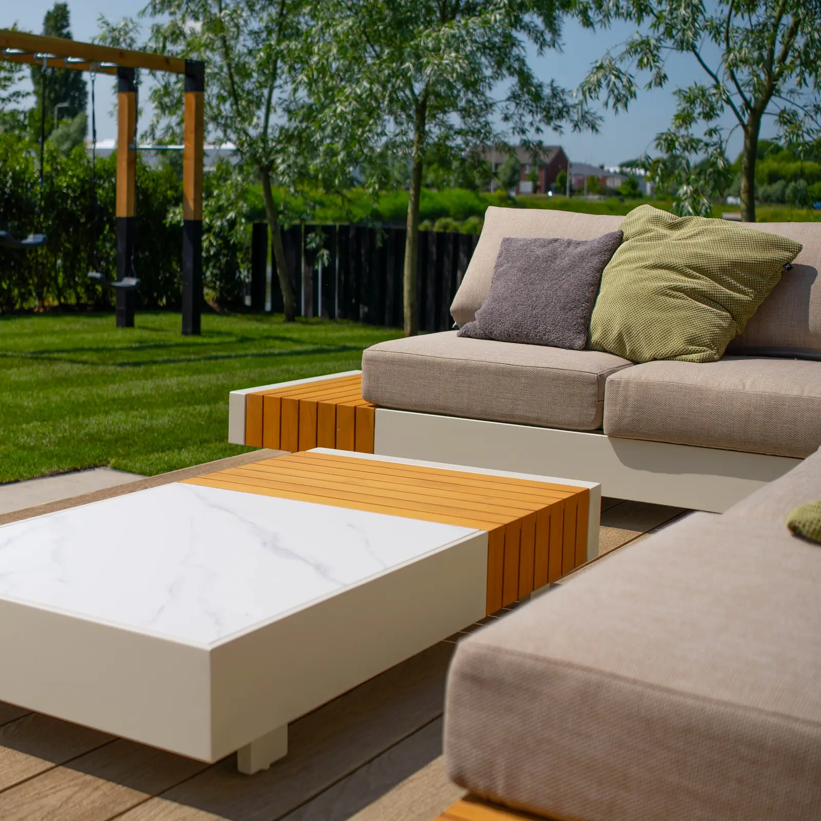 Loungeset op de hardhouten vlonder